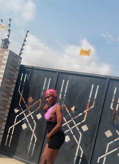 Favour - escort in Accra Photo 4 of 6