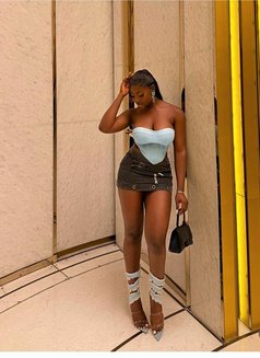 favour, out call and in call - puta in Muscat Photo 5 of 5