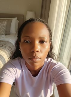 Favour - escort in Kuala Lumpur Photo 4 of 4