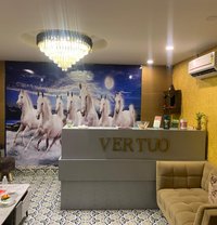 Favourite Spa - masseuse in New Delhi Photo 1 of 4