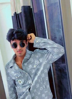 Faxz - Male escort in Mumbai Photo 2 of 3