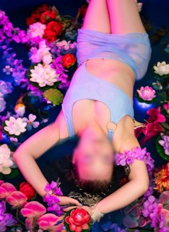 Faye Fox - escort in Perth Photo 5 of 6