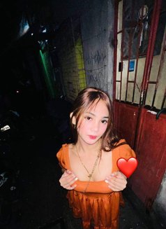 Faye Henderson - escort in Manila Photo 2 of 4