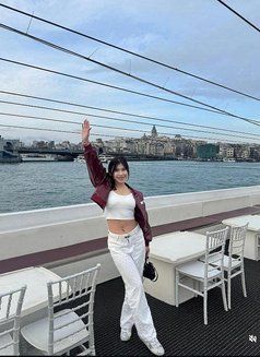 Faye - escort in Dubai Photo 5 of 8