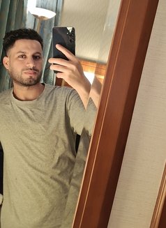 Faysal2 8 inch good top - Male escort in Abu Dhabi Photo 3 of 5
