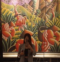 Feby - puta in Surabaya