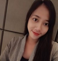 Feby - puta in Surabaya