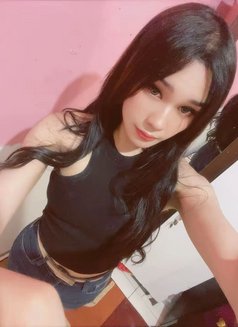 Feby - Transsexual escort agency in Jakarta Photo 3 of 6