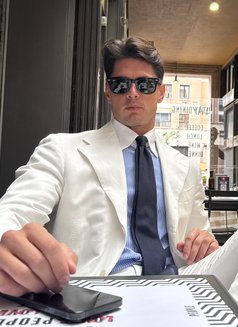 Federico - masseur in Dubai Photo 1 of 5