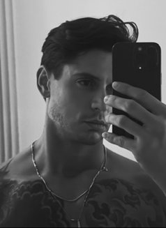 Federico - masseur in Dubai Photo 4 of 5