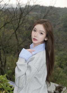 FeeFieeš¤ (just one week) - adult performer in Taipei Photo 17 of 18