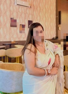 Bhabhi for cam - puta in Ahmedabad Photo 2 of 2