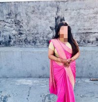 Cam independent Bhabhi - escort in Mumbai