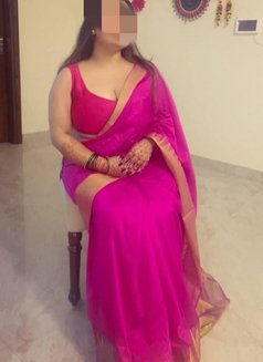 Bhabhi.cam . - puta in Mumbai Photo 2 of 2