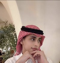 Fehd - Acompañantes masculino in Umm al-Qaiwain