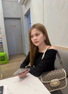 Felicia - escort in Jakarta Photo 2 of 3