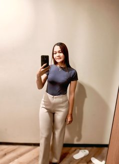Felicia - puta in Jakarta Photo 3 of 3