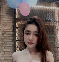 Felicia - puta in Surabaya