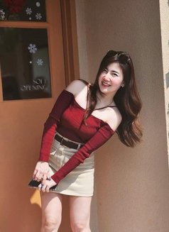 Felicia - escort in Surabaya Photo 2 of 7