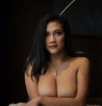 Felicia Indonesian Natural Beauty - puta in Singapore Photo 1 of 4