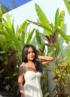Felicia very good service - escort in Bali Photo 15 of 17