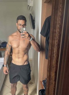 Felipe Malheiros - Acompañantes masculino in London Photo 2 of 4