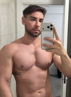 Felipe Vega Bi - Male escort in Dubai Photo 6 of 7