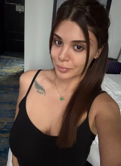 Felis - puta in Dubai Photo 1 of 8