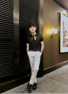 Felix - Male escort in Jakarta Photo 2 of 10