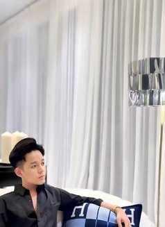 Felix - Male escort in Jakarta Photo 7 of 10