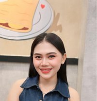 Feliz Erina - puta in Jakarta