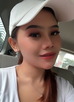Feliz Erina - puta in Jakarta Photo 3 of 7