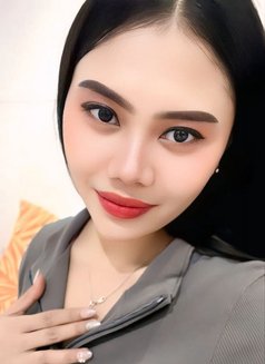 Feliz Erina - puta in Jakarta Photo 3 of 9
