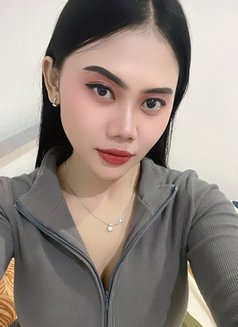 Feliz Erina - puta in Jakarta Photo 4 of 9
