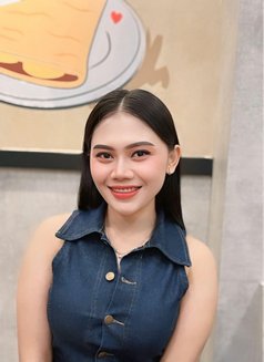 Feliz Erina - puta in Jakarta Photo 6 of 9