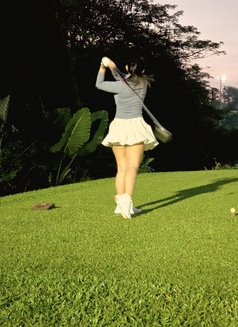Feliz Erina - puta in Jakarta Photo 9 of 9