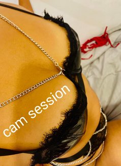 Fem/BDSM/Role play cam service 100%gen - escort in Colombo Photo 8 of 10