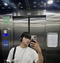 Adrie Femboy - Male escort in Dubai