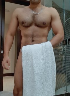 Female and Couples Only - Male escort in Ajmān Photo 6 of 7