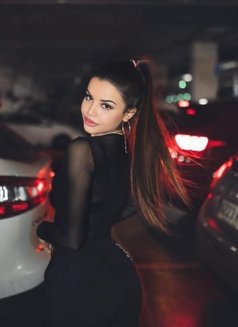 female escort independent girls - Acompañantes masculino in Bangalore Photo 2 of 5