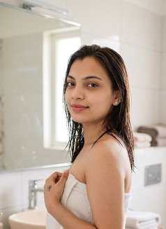 Female Escorts Service Pay Cash to Girl - escort in Hyderabad Photo 1 of 5