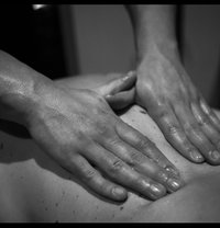 Female Massage Therapist - masseur in New Delhi