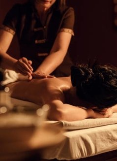 FEMALE TO MALE FULL BODY OIL MASSAGE HPY - Masajista in Bangalore Photo 5 of 8