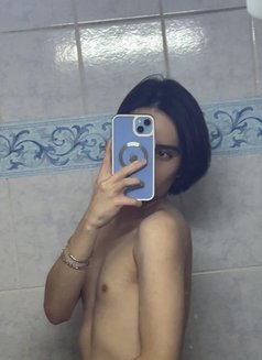 Femboy Kylie (Outcall) - Acompañantes masculino in Dubai Photo 4 of 5