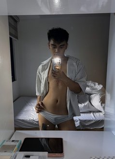 Femboy Mnl - Male escort in Manila Photo 2 of 10