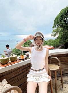 Femboy Star - Acompañantes transexual in Al Manama Photo 2 of 5