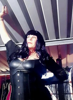 Kensington Dominatrix Mistress Gail - dominatrix in Johannesburg Photo 22 of 23