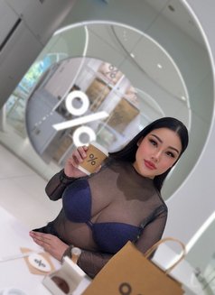 Feminine ladyboy - Acompañantes transexual in Riyadh Photo 12 of 16