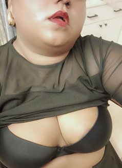 FEMININE SHEMALE IN TOWN🫦 - Acompañantes transexual in Kochi Photo 7 of 7