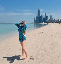 Fer 500/ 1 hour 300/ half - escort in Abu Dhabi